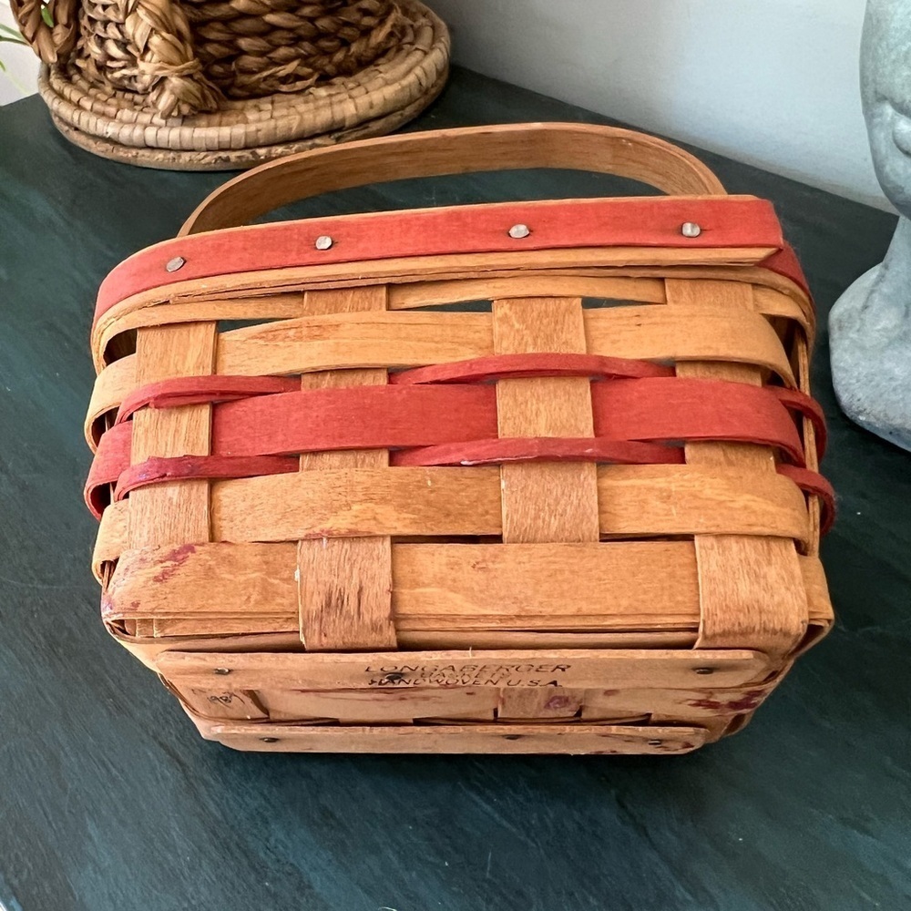 Longaberger Christmas Collection 1987 Edition Mistletoe Basket - Picture 2 of 6
